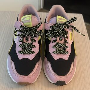 𝑷𝒖𝒎𝒂 𝑲𝒊𝒅𝒔' 𝑳𝒂𝒗𝒆𝒏𝒅𝒆𝒓 𝒂𝒏𝒅 𝑩𝒍𝒂𝒄𝒌 𝑺𝒏𝒆𝒂𝒌𝒆𝒓𝒔